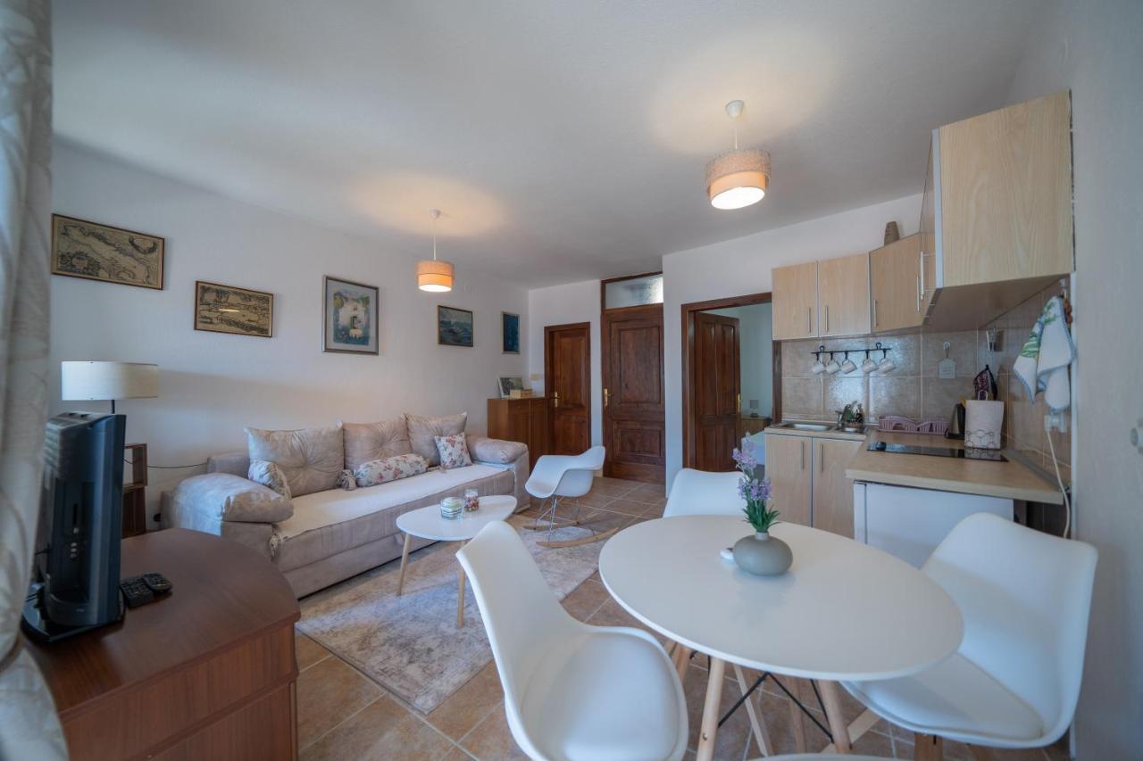 Apartments Franovic Perast Exterior photo