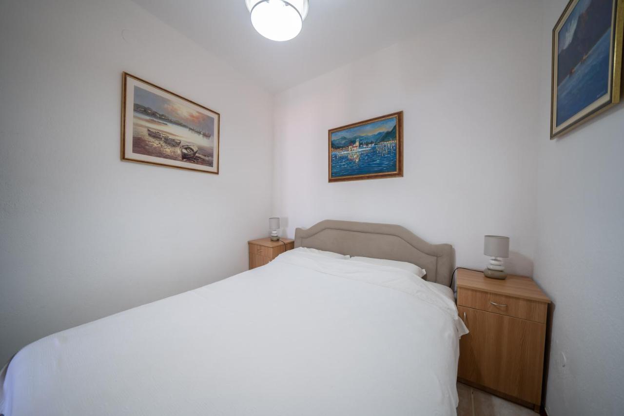 Apartments Franovic Perast Exterior photo